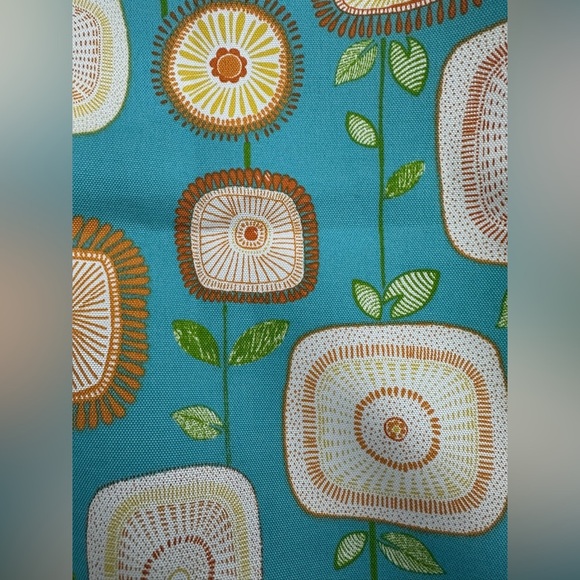 Vintage Floral Patterned Fabric - Picture 1 of 3